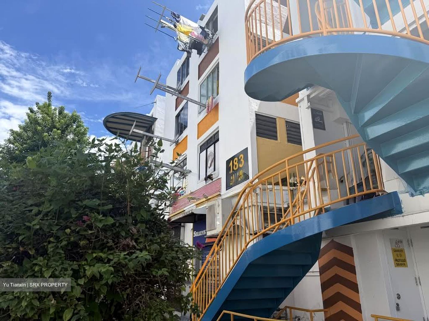 Toa Payoh Central (D12), Shop House #573584961